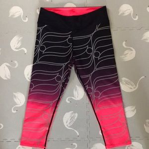 Fabletics ombré Salar Leggings. Medium.